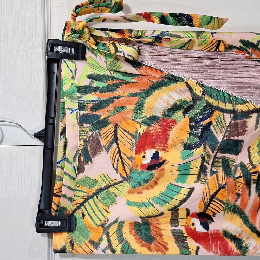 Cupcakes and Cashmere wraparound silky fringe maxi skirt - XS - floral parrots - Picture 2 of 9